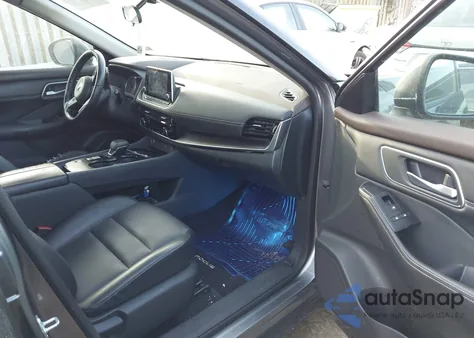 2021 Nissan Rogue Sv Fwd z USA, uszkodzony, nr VIN 5N1AT3BA7MC823401